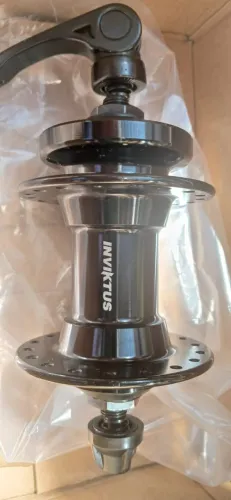 Vendo cubo de alumínio, com 38 furos, raios, para roda dianteira, saque rápido
