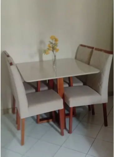 Vendo cadeiras de madeira maciça 04