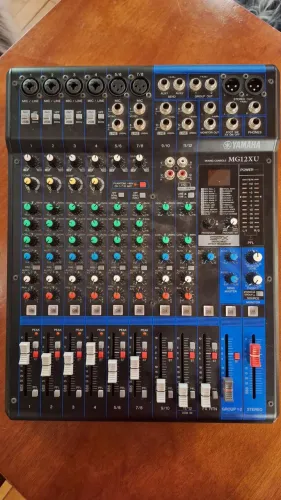 Mesa de som Yamaha MG12XU