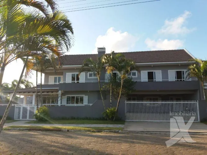 Casa com piscina, ar condicionado + 5 dorm.( sendo que 2 são suítes) para alugar, 300 m² p