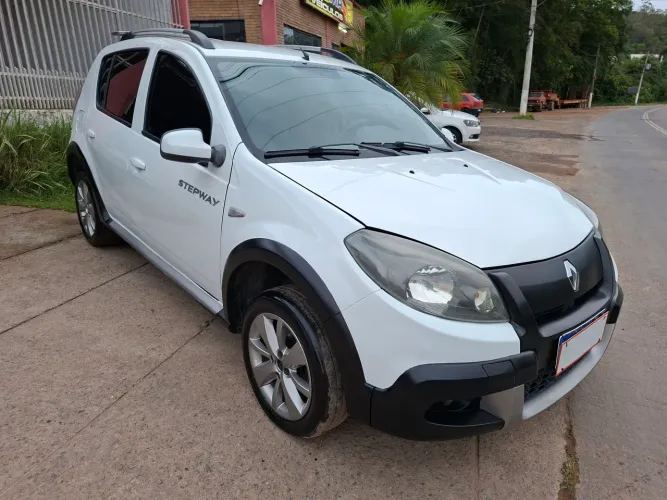 Renault Sandero Stepway Hi-power 1.6 8V 5P 2014