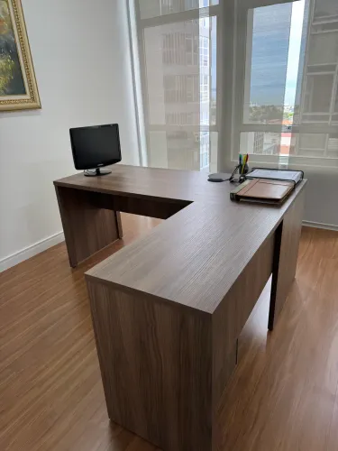 Mesa em L escritório