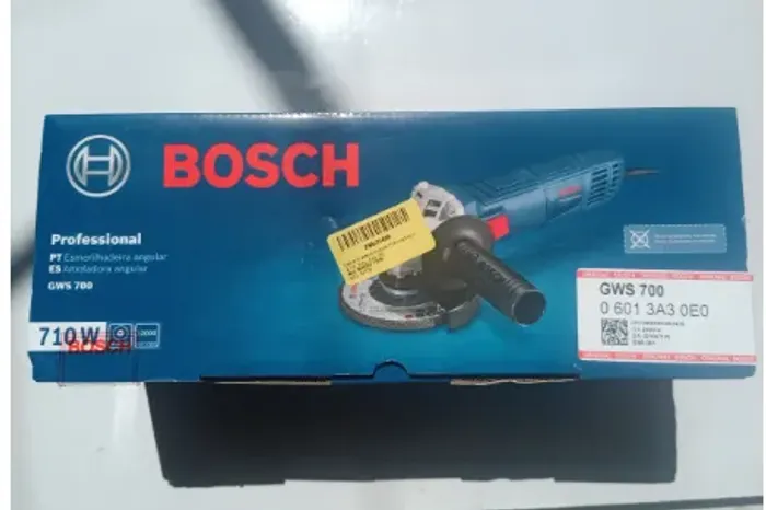 Esmerilhadeira angular de metal manual Bosch Gws 700 Professional 710w 220v