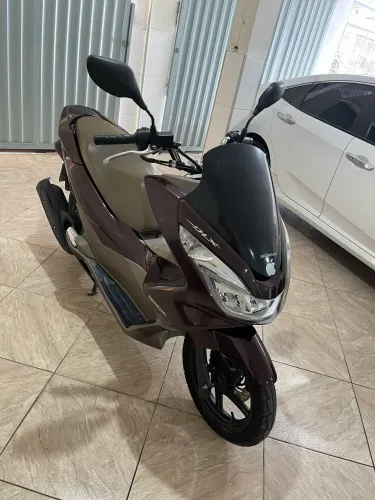 PCX DLX 2018