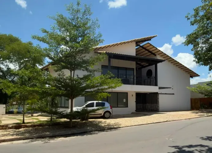 Oportunidade para investimento comercial, em prédio multifuncional, de esquina, Pirenópoli