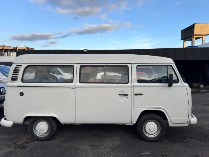Volkswagen Kombi Lotação 1.4 MI Total Flex 8V 2014