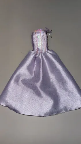 Lote roupinhas de barbie princesas