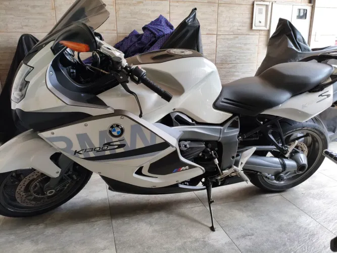 BMW 1300S ano 2010 branca moto nova impecável cardam