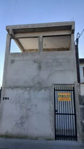 Casa entre as Av. 9 de julho e Dom Pedro ll próximo ao centro 1 dormitório casa nova
