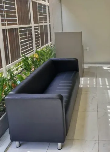 Sofá Executivo Tok Stok 3 Lugares