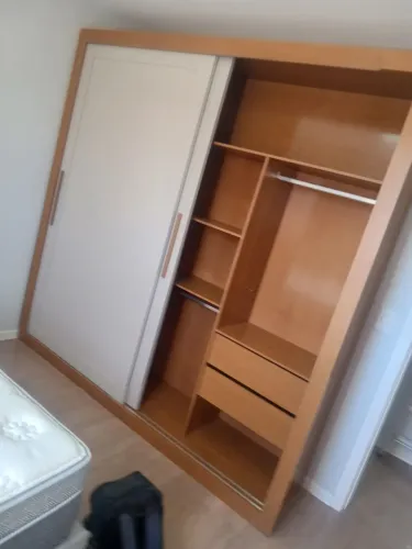 Montagem de móveis e acabamento 