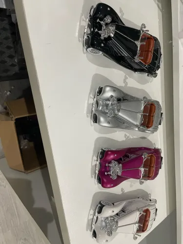 Miniatura Mercedes 500 escala 1/24.
