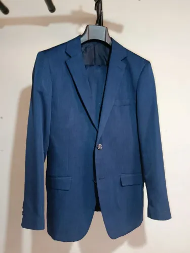 Terno Azul tamanho 46... Tecido poliviscose forrado, linha slim Premium. Terno + Calça 