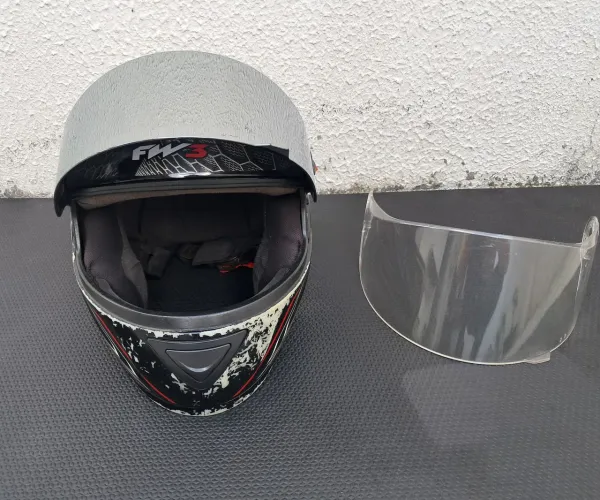 VENDO CAPACETE FW3 GT-2 TAM: 58