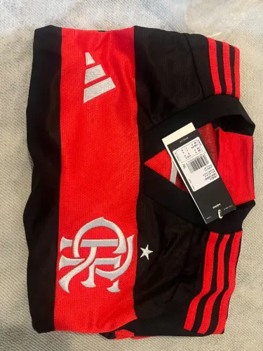 Camisa do Flamengo Adidas, modelo titular 2024/25, tamanho M
