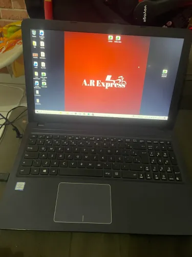 Notebook ASUS VivoBook 15 Core i3 SSD 240GB