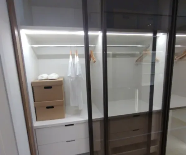 Guarda Roupa MDF com portas de vidro