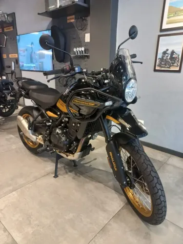 HIMALAYAN 450 HANLE BLACK - LUIZ