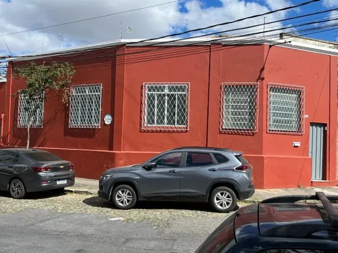 Janelas e Basculantes de ferro com vidro canelado