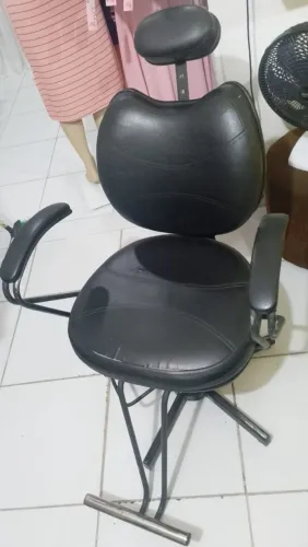Cadeira e lavatório