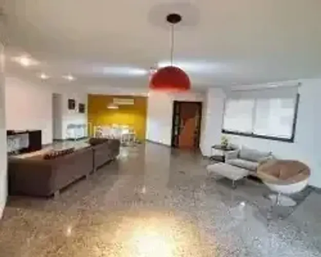 COND. MANSÃO ADRIANÓPOLIS. APTO MOBILIADO COM 4 SUITES, SALA PARA 3 AMBIENTES E 4 VAGAS.