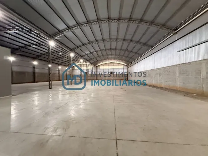 Galpão 750m² | Pé-direito até 10m | Próximo à Rod. Leste Oeste | Maracanã