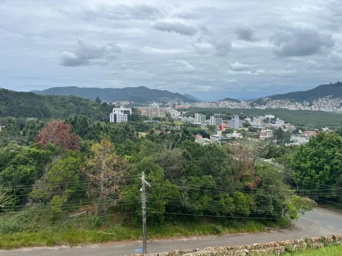 Terreno 1910m² no Loteamento Jardim Caiobig, Florianópolis
