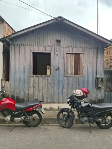 Troco casa localizado na compensa