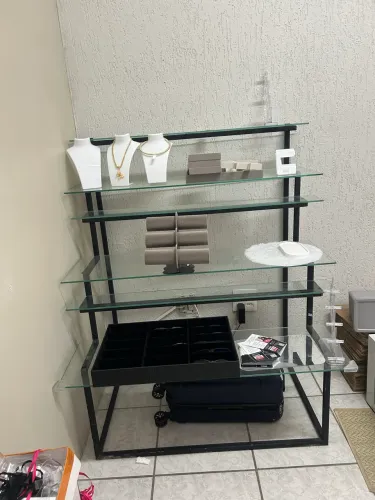 Armário prateleiras de vidro