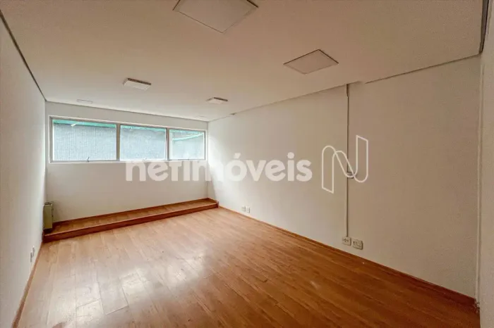 Espetacular loja de 2 andares, 64m²;.