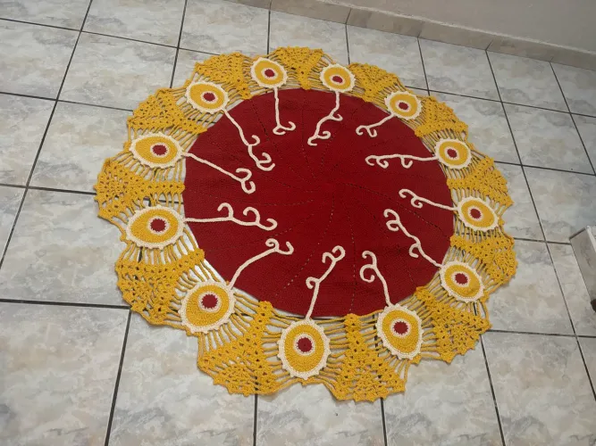 Tapete Redondo De Crochê Luxo Pavão - Artesanal / Novo