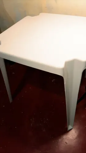 Mesa de plástico branca