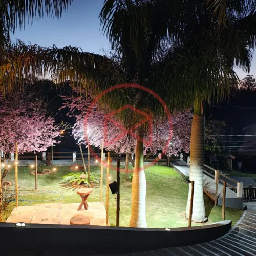 Casa em Condomínio Fechado antes do centro de Ibiúna.