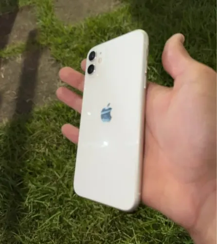 Iphone 11 sem datalhes 