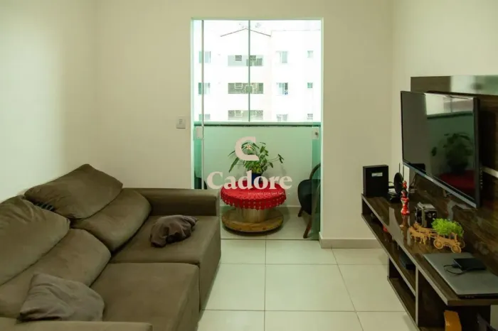 Apartamento à venda Santa Mônica com 2/4 sendo 01 com armários planejados