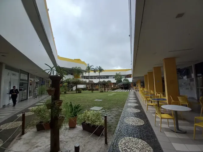LOJA A VENDA E ALUGUEM NO SHOPING ESTRADA DO COCO