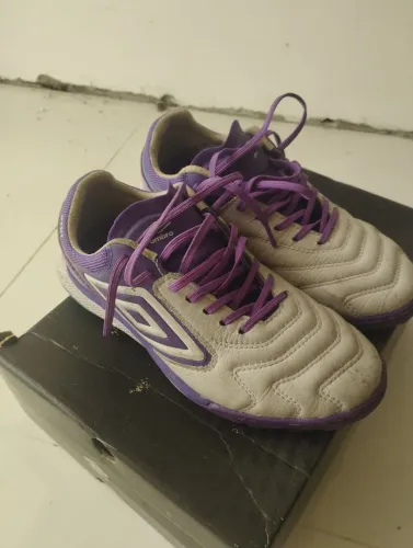 Chuteira society umbro