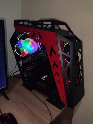 Gabinete Gamer Robô Preto e Vermelho