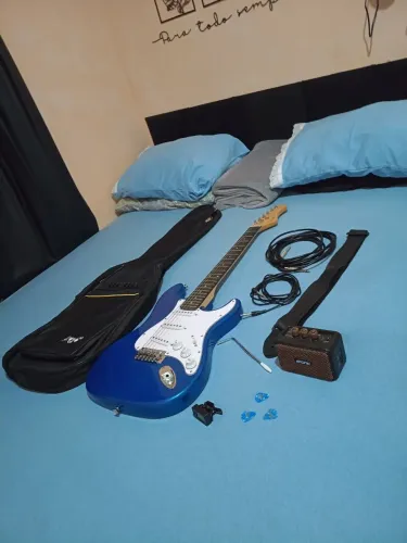Guitarra completa, com amplificador 