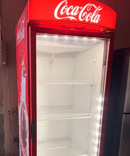 Freezer vertical expositor metal frio