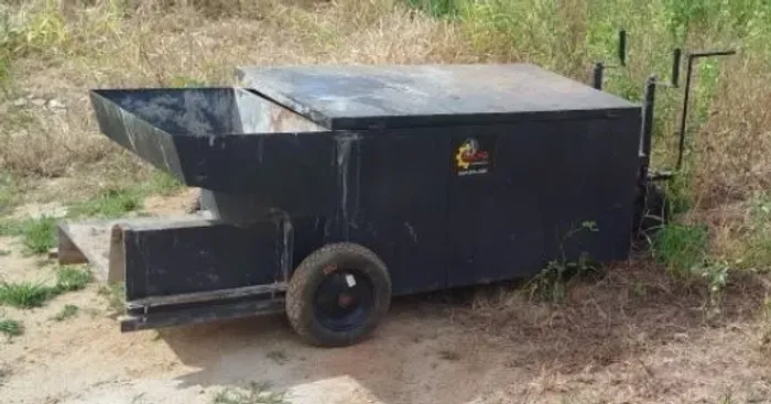 Extrusora máquina para fabricação de meio fio, sarjeta e outros.