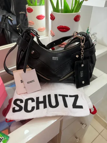 Schutz Suri