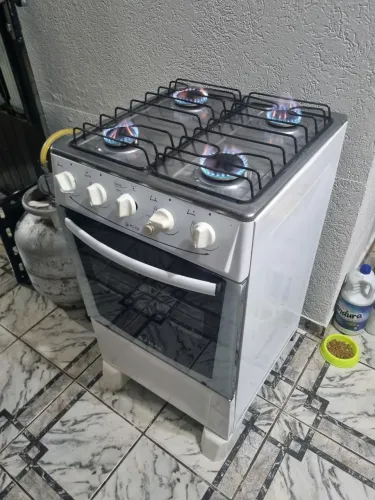 Fogão Atlas 4 bocas funcionando perfeitamente chama azul valor $270 reais