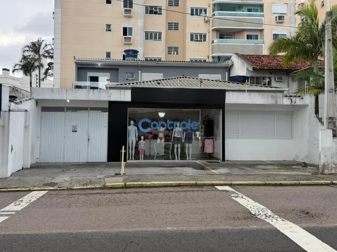 Casa Comercial a venda no Abraão - Florianópolis