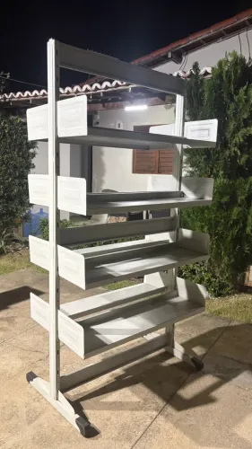 Armário expositor multiuso