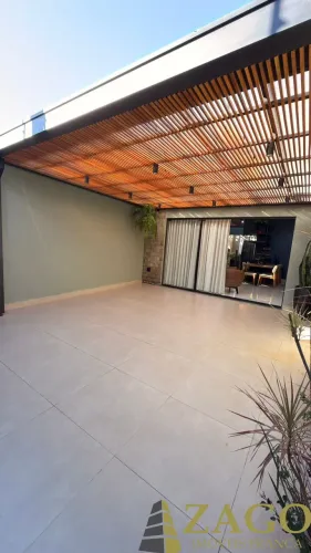 Casa no Primo Meneghetti II por 655 mil