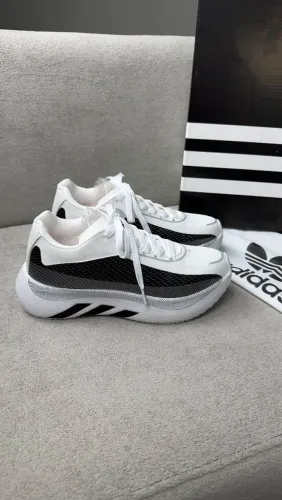 Adidas hyperboost