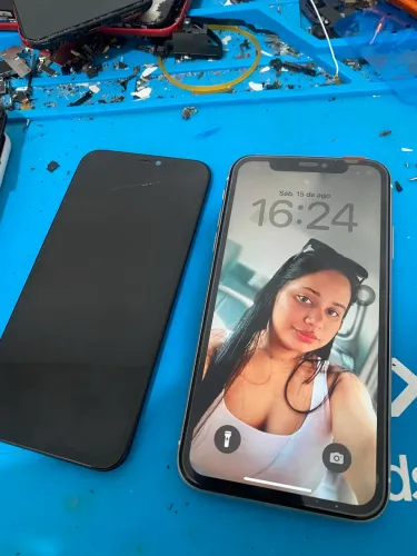 Telas iPhone XR & 11 só 249$ + case e película brinde