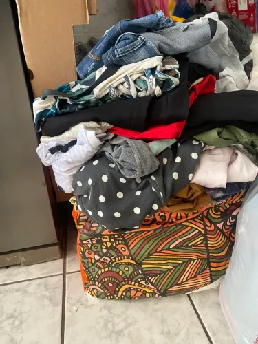 Roupas de brechó 