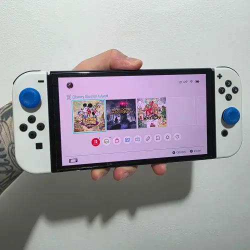 Nintendo Switch OLED + Pro Controller + Acessórios (Envio OLX Pay)